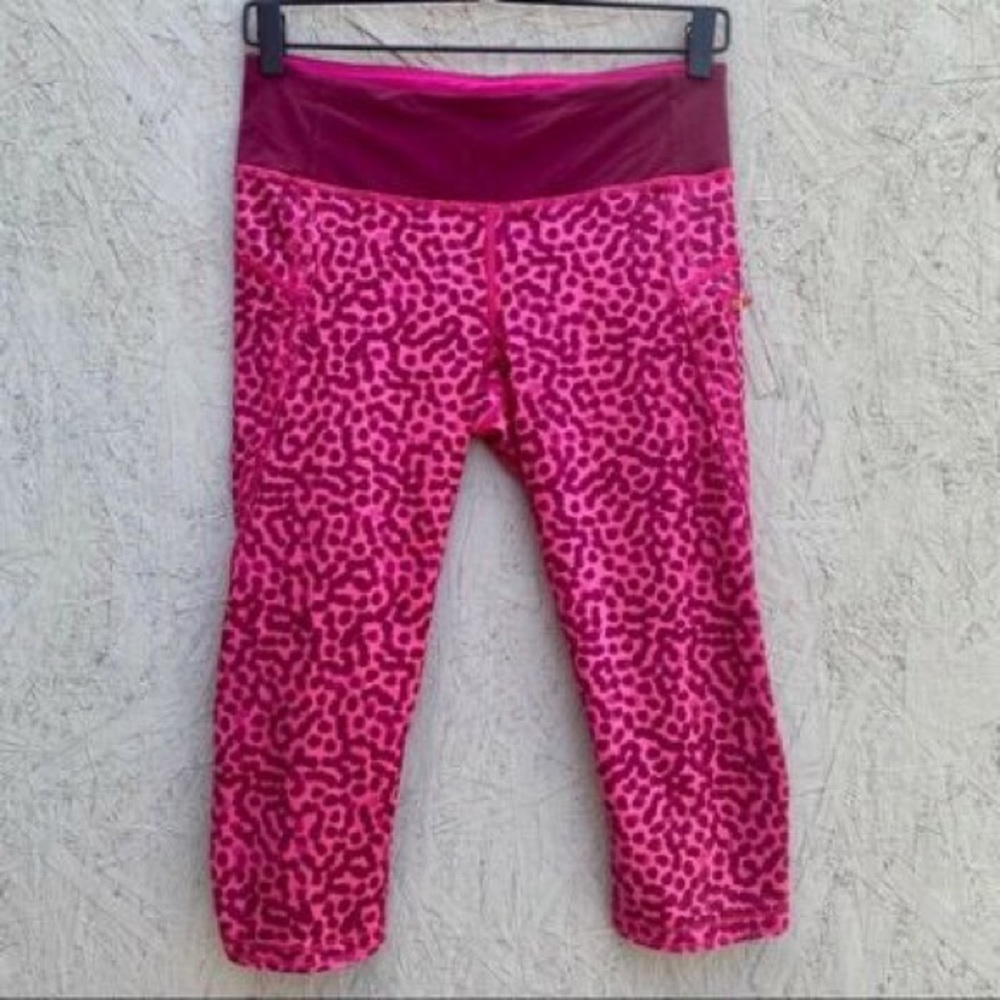 Lululemon pink leopard capris